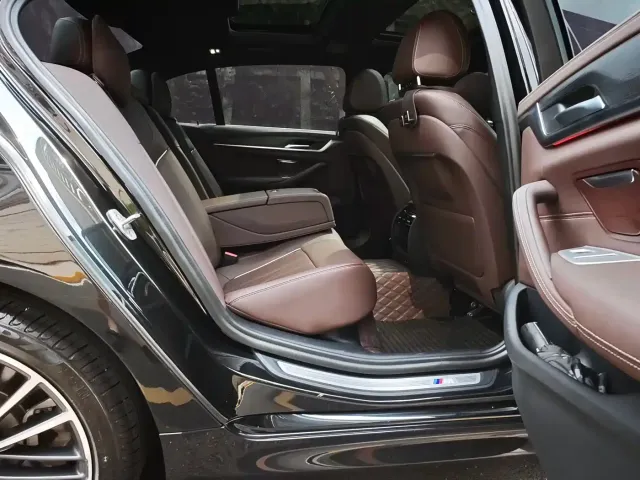 BMW 5 Series — Фото автомобиля 13