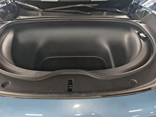 IM Motors LS6 — Фото автомобиля 19