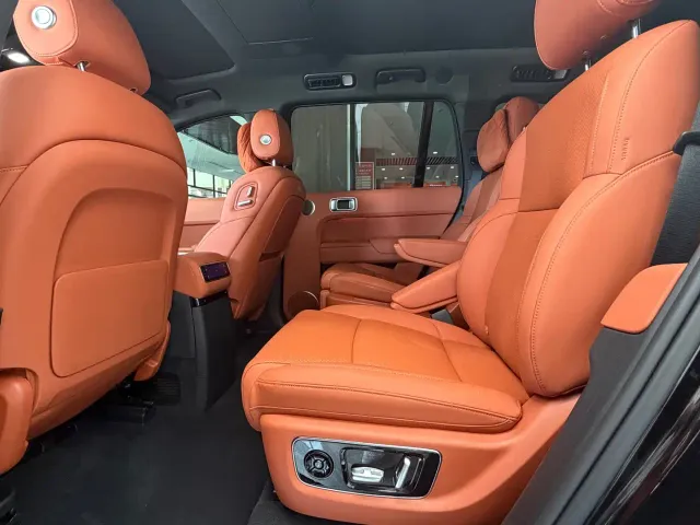 Li Auto L9 — Фото автомобиля 13