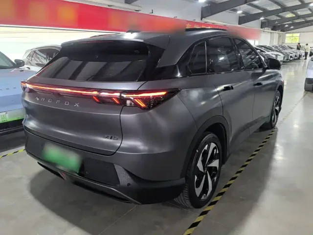 Arcfox Alpha T5 — Фото автомобиля 6