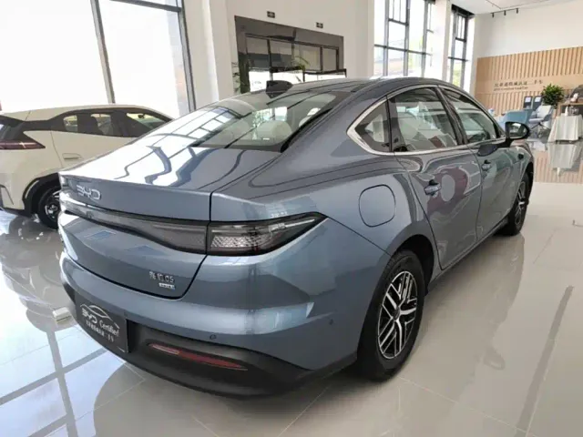 BYD Seal 05 DM-i — Фото автомобиля 6