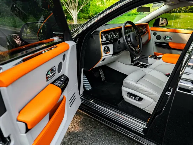 Rolls-Royce Phantom — Фото автомобиля 14