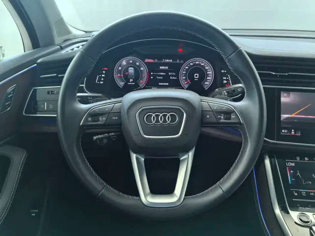 Audi Q7 — Фото автомобиля 7