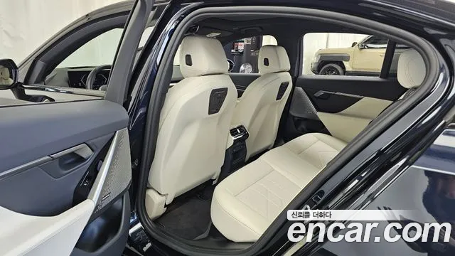 BMW 5 Series G60 — Фото автомобиля 17