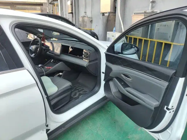 BYD Qin L — Фото автомобиля 19