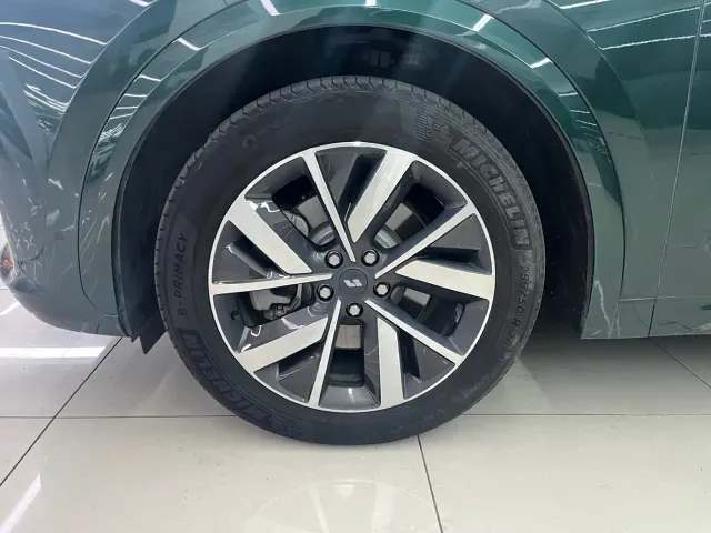 Li Auto L7 — Фото автомобиля 6