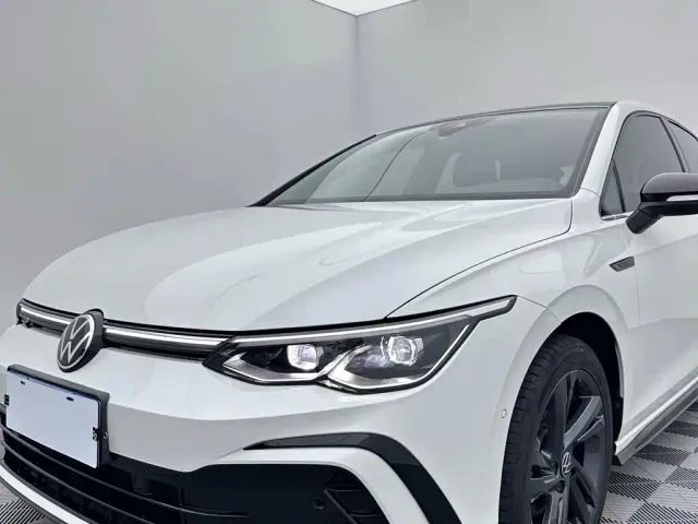 Volkswagen Golf — Фото автомобиля 7