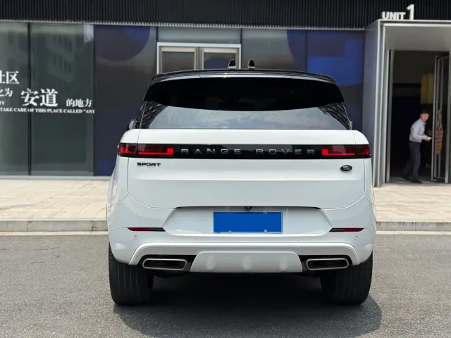 Land Rover Range Rover Sport — Фото автомобиля 6
