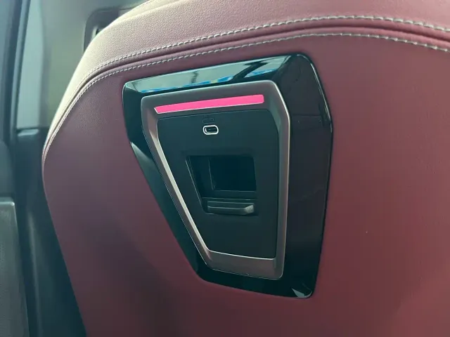 BMW 5 Series — Фото автомобиля 12