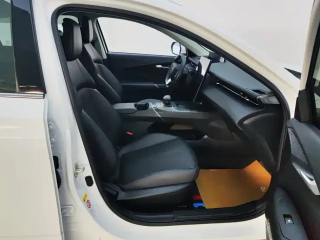 Changan Eado — Фото автомобиля 8