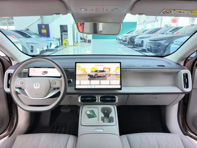 Leapmotor B01 — Фото автомобиля 7