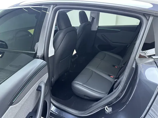 Tesla Model Y — Фото автомобиля 17