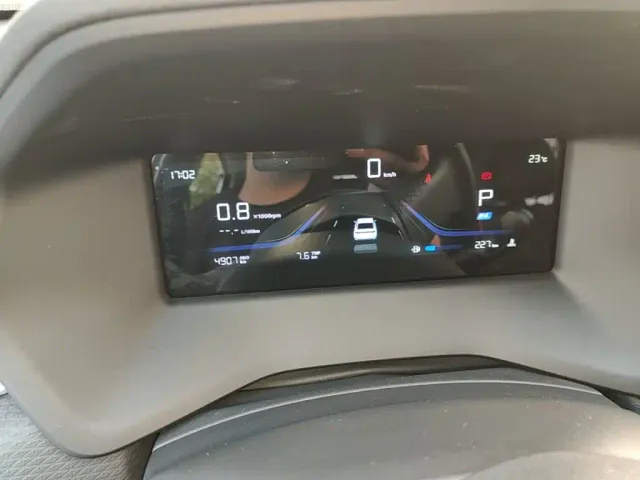 Geely Emgrand — Фото автомобиля 11
