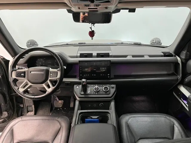 Land Rover Defender — Фото автомобиля 10