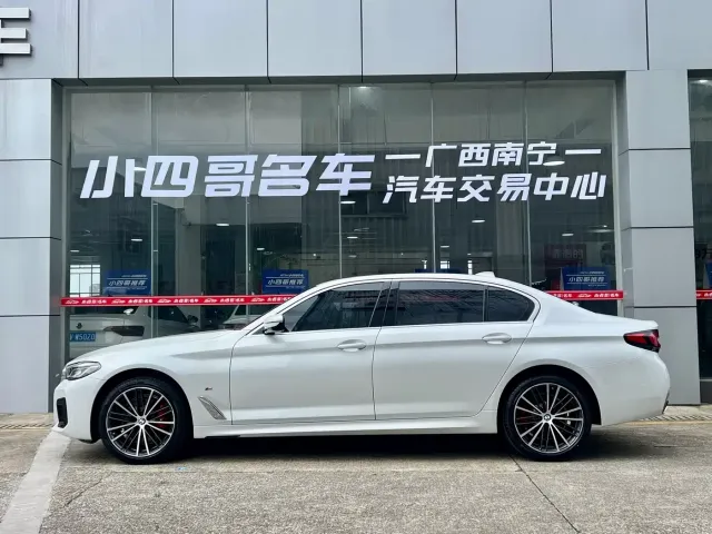 BMW 5 Series — Фото автомобиля 3