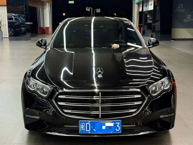 Mercedes-Benz E-Class — Фото автомобиля 5