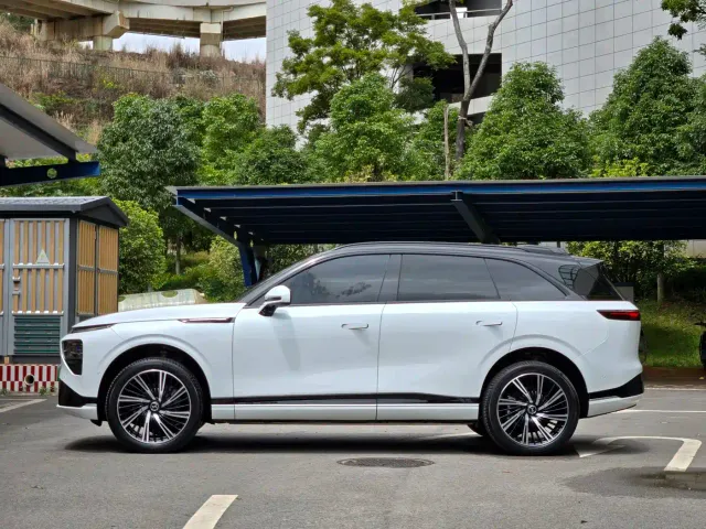 Xpeng G9 — Фото автомобиля 5