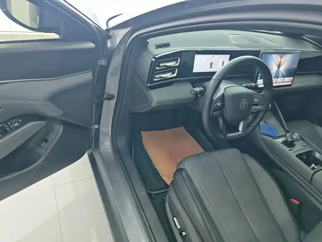 BYD Qin L — Фото автомобиля 15