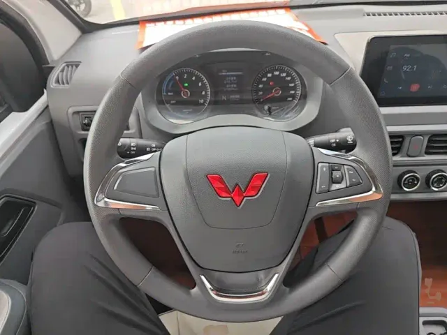 Wuling Yangguang — Фото автомобиля 10