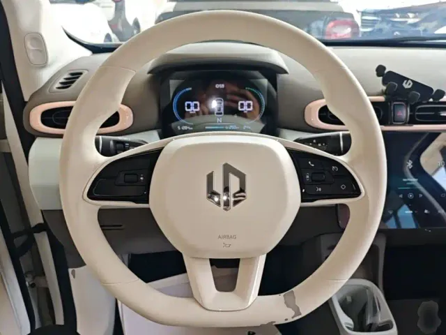 Leapmotor T03 — Фото автомобиля 10