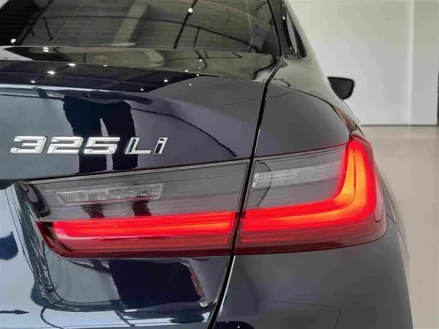 BMW 3 Series — Фото автомобиля 17