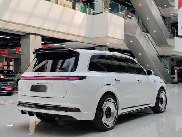 Li Auto L9 — Фото автомобиля 8