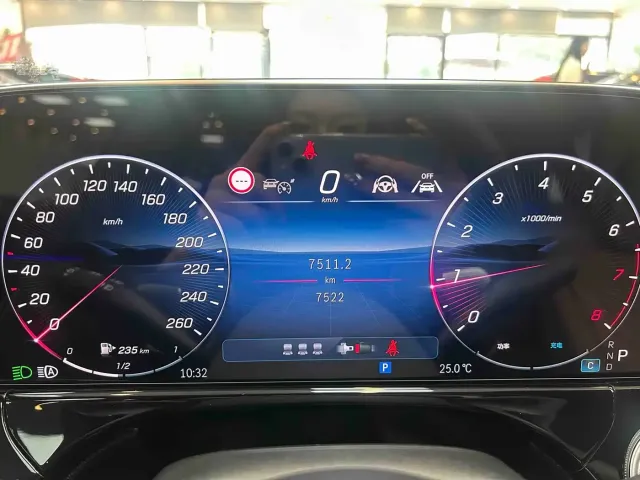 Mercedes-Benz E-Class — Фото автомобиля 13