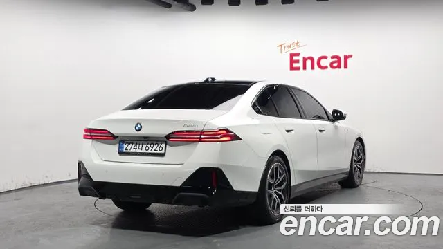 BMW 5-Series — Фото автомобиля 2