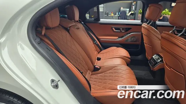 Mercedes-Benz S-Class — Фото автомобиля 25