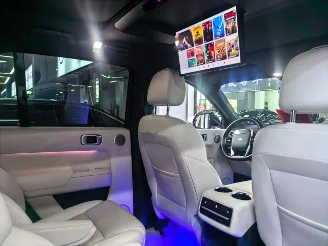 Li Auto L8 — Фото автомобиля 6
