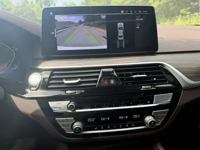 BMW 5 Series — Фото автомобиля 5