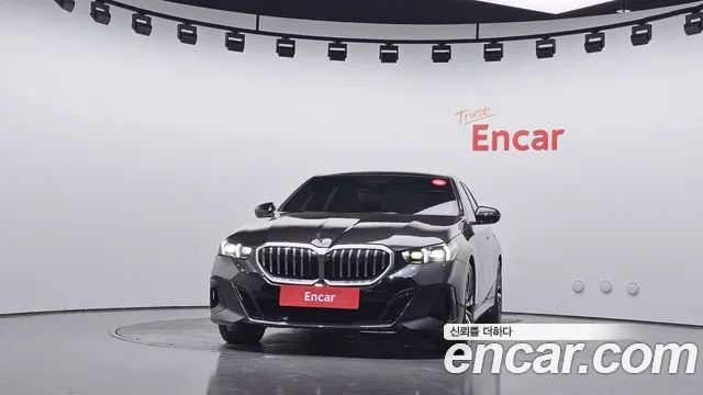 BMW 5-Series 5 серия (G60) 530i xDrive M Sport — Фото автомобиля 3