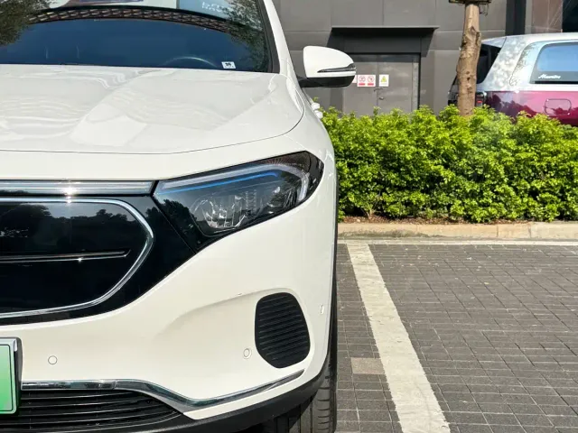 Mercedes-Benz EQA — Фото автомобиля 4