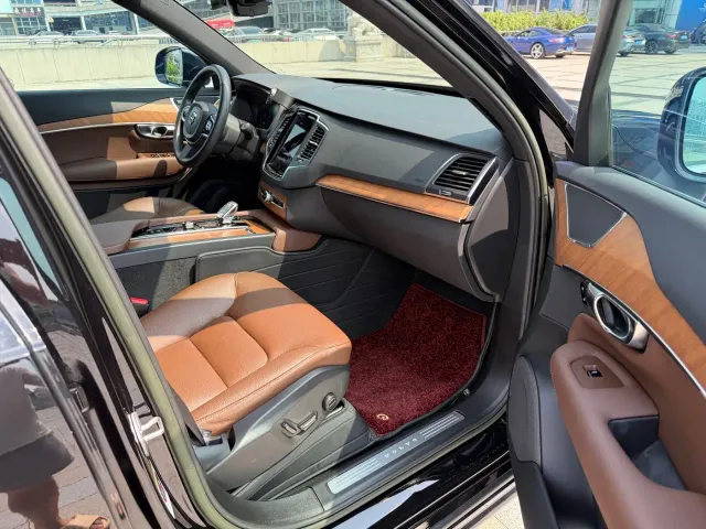 Volvo Volvo XC90 2022 B5 Smart Luxury Edition 5-seater — Фото автомобиля 12