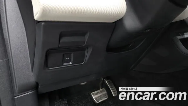 Land Rover Discovery Sport — Фото автомобиля 27