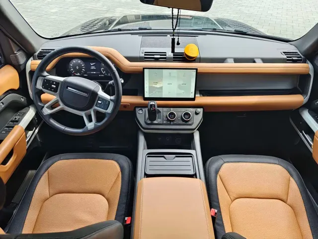 Land Rover Land Rover Defender 2024 110 3.0T P400 X-DYNAMIC HSE — Фото автомобиля 4