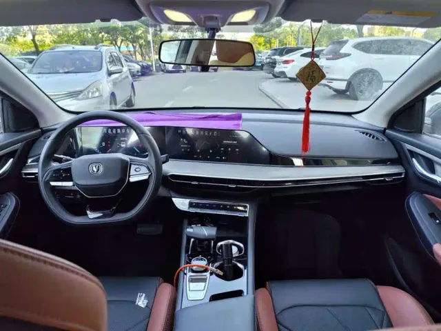 Changan Eado — Фото автомобиля 6