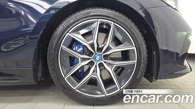 BMW i5 G60 — Фото автомобиля 6