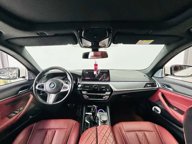 BMW 5 Series — Фото автомобиля 5
