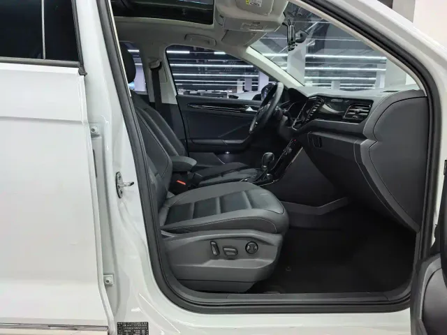 Volkswagen T-Roc — Фото автомобиля 14