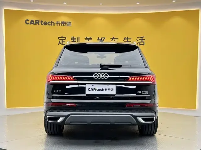 Audi Q7 — Фото автомобиля 5