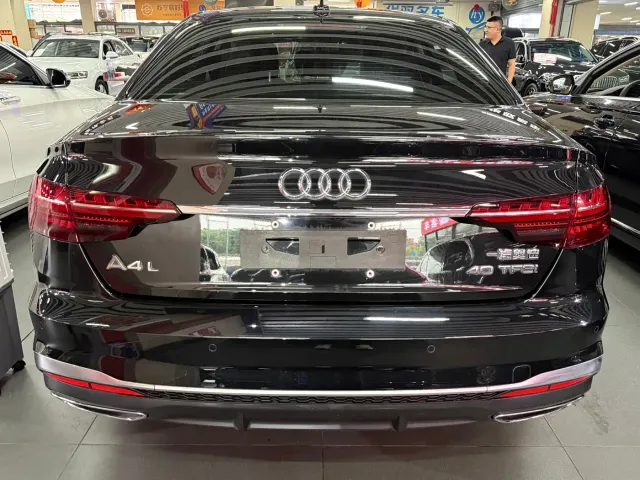 Audi A4L — Фото автомобиля 3