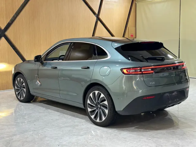 Aito M5 — Фото автомобиля 4