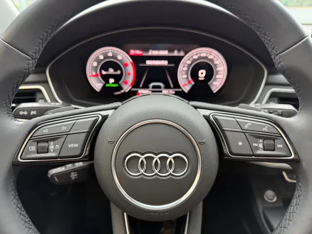 Audi A4L — Фото автомобиля 12