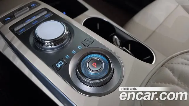 Genesis GV70 — Фото автомобиля 12