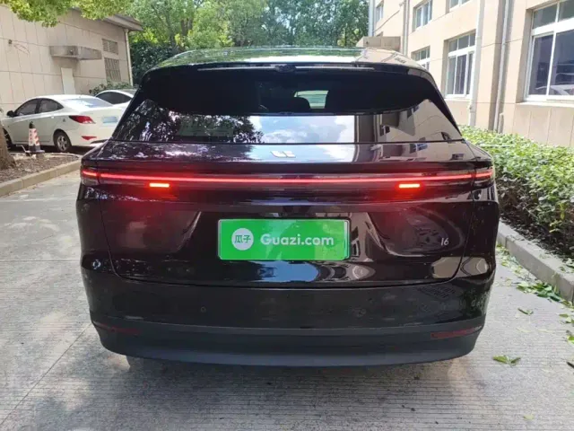 Li Auto i6 — Фото автомобиля 5