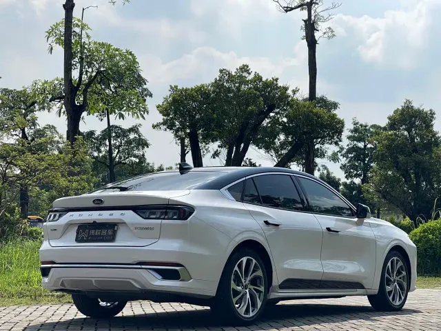 Ford Mondeo — Фото автомобиля 6