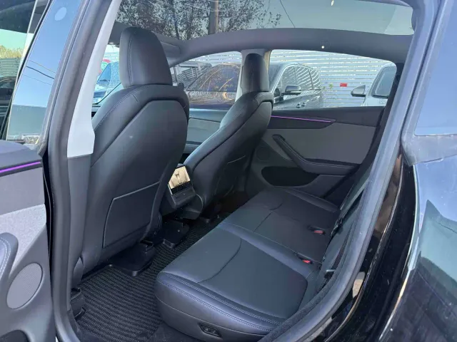 Tesla Model Y — Фото автомобиля 8