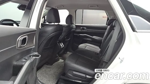 Kia Sorento Новый Sorento 4 поколение Бензин 2.5T 2WD — Фото автомобиля 12