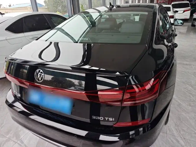 Volkswagen Passat — Фото автомобиля 5